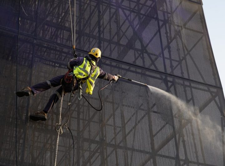 How Rope Access Cleaning Services Tackle Industrial And Commercial Challenges